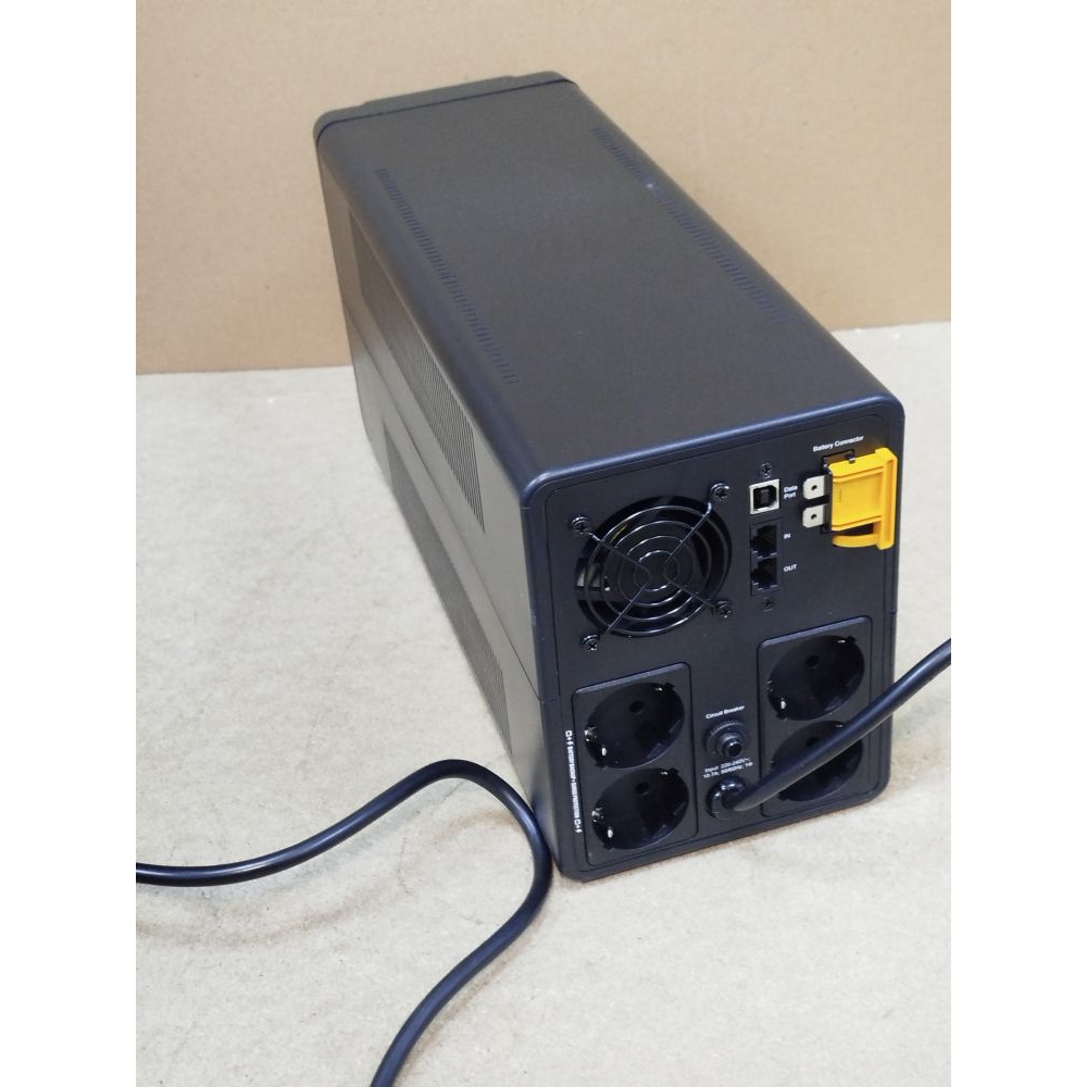 Источник бесперебойного питания APC BX2200MI-GR Фото 1